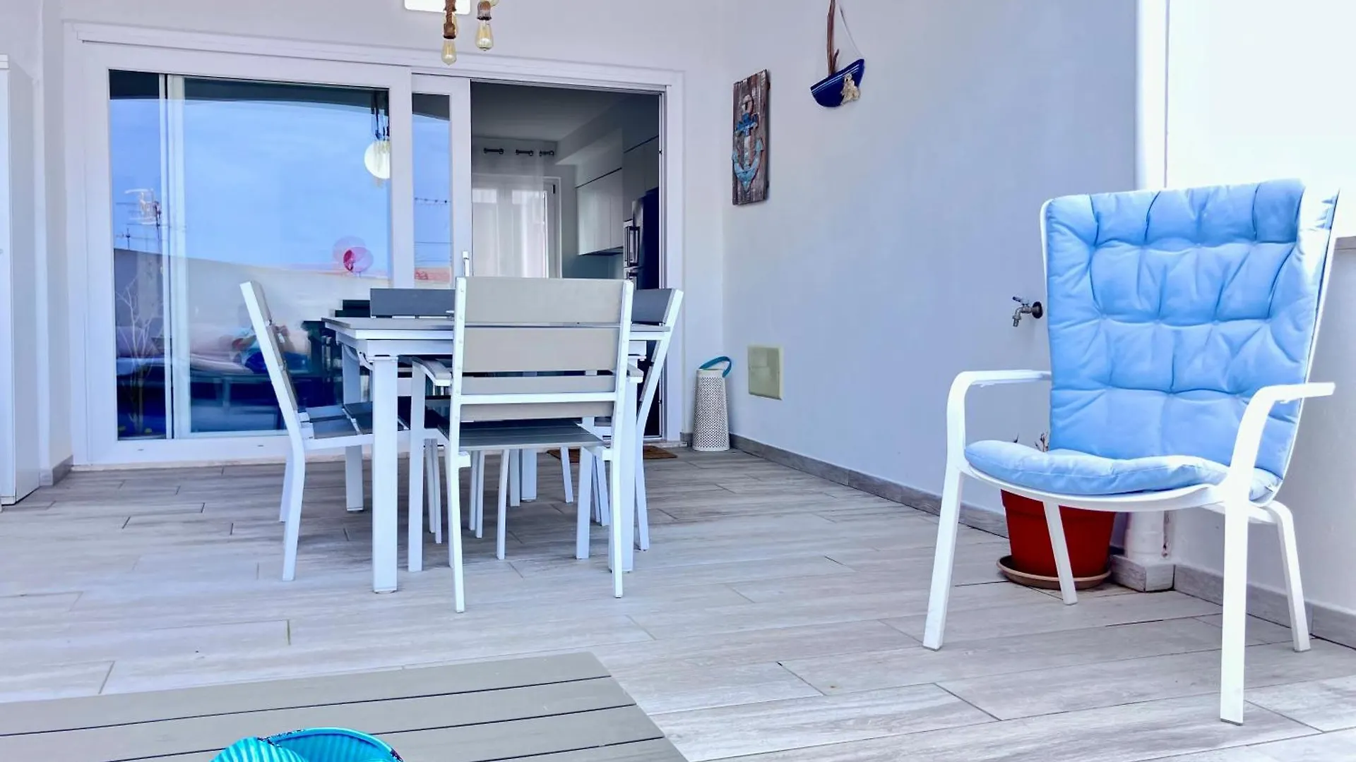 Ida Palace, Nuovo Appartamento Deluxe Fronte Mare Stintino 0*,